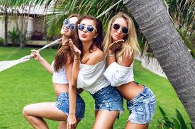Studio videochat Bucuresti, Flamingo Studio, cum se face videochat, vreau sa fac videochat, modele videochat, incasari videochat, videochat bucuresti, videochat cazare, studio de chat, video chat Bucuresti, Studio de video chat, pot sa fac videochat, conturi de videochat, cont videochat